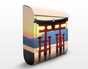 Briefkasten mit Zeitungsfach - Torii am Itsukushima - Wandbriefkasten