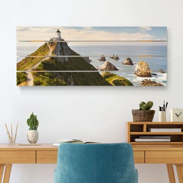 Holzbild - Nugget Point Leuchtturm und Meer Neuseeland - Querformat 2:5