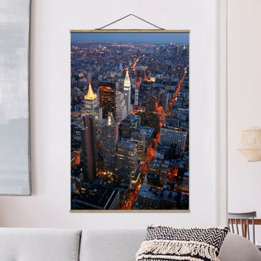 Stoffbild mit Posterleisten - Manhattan Lights - Hochformat 2:3