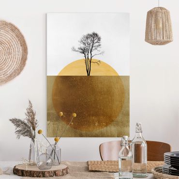 Leinwandbild - Goldene Sonne mit Baum - Hochformat 3:2