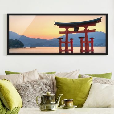 Bild mit Rahmen - Torii am Itsukushima - Panorama Querformat