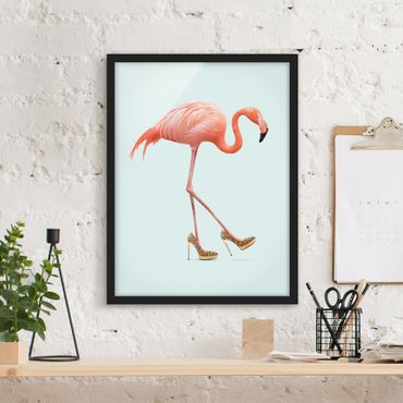 Bild mit Rahmen - Jonas Loose - Flamingo mit High Heels - Hochformat 4:3