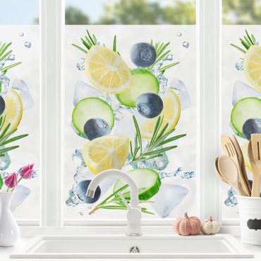 Fensterfolie - Sichtschutz - Blaubeeren Zitronen Eiswürfel Splash - Fensterbilder