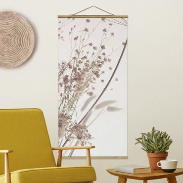 Stoffbild mit Posterleisten - Bouquet aus Ziergras und Blüten - Hochformat 1:2