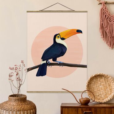 Stoffbild mit Posterleisten - Laura Graves - Illustration Vogel Tukan Malerei Pastell - Hochformat 3:4