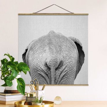 Stoffbild mit Posterleisten - Elefant von hinten Schwarz Weiß - Quadrat 1:1