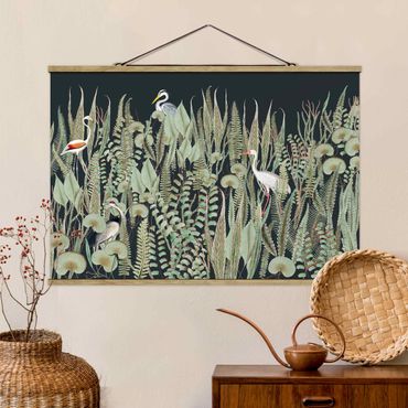Stoffbild mit Posterleisten - Flamingo und Storch mit Pflanzen auf Grün - Querformat 3:2