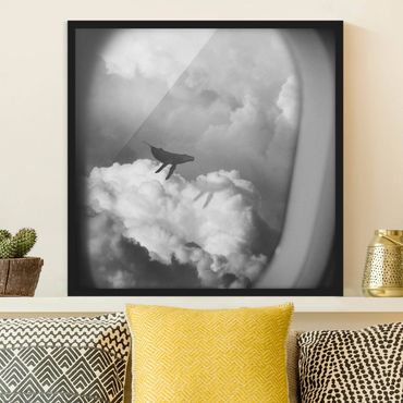 Bild mit Rahmen - Fliegender Wal in den Wolken - Quadrat 1:1