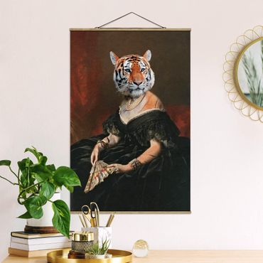 Stoffbild mit Posterleisten - Lady Tiger - Hochformat