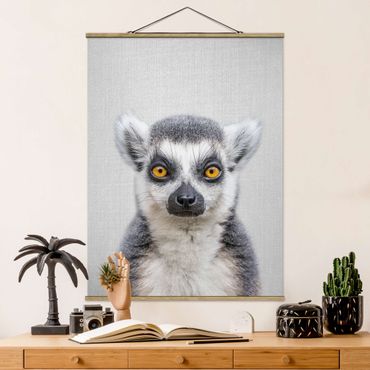 Stoffbild mit Posterleisten - Lemur Ludwig - Hochformat 3:4