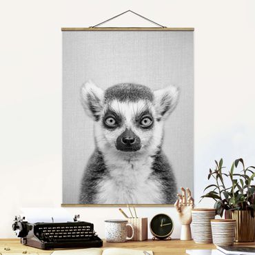 Stoffbild mit Posterleisten - Lemur Ludwig Schwarz Weiß - Hochformat 3:4