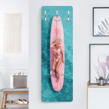 Wandgarderobe - Surfergirl auf Rosa Board