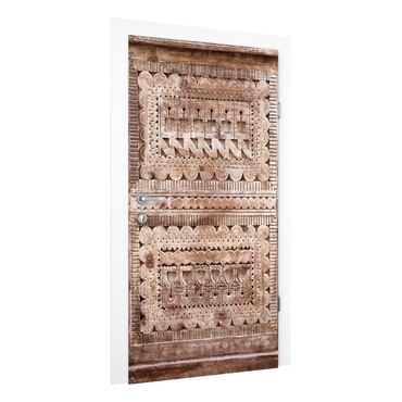 Türtapete - Alte verzierte marokkanische Holztür in Essaouria