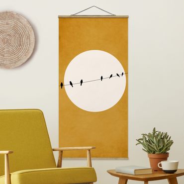 Stoffbild mit Posterleisten - Zwitschernde Vögel in der Abenddämmerung - Hochformat