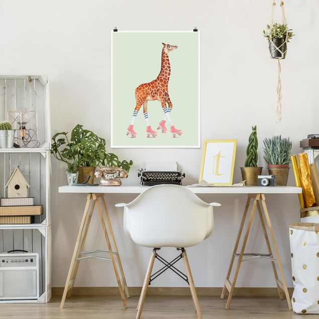 Poster - Jonas Loose - Giraffe mit Rollschuhen - Hochformat 3:4