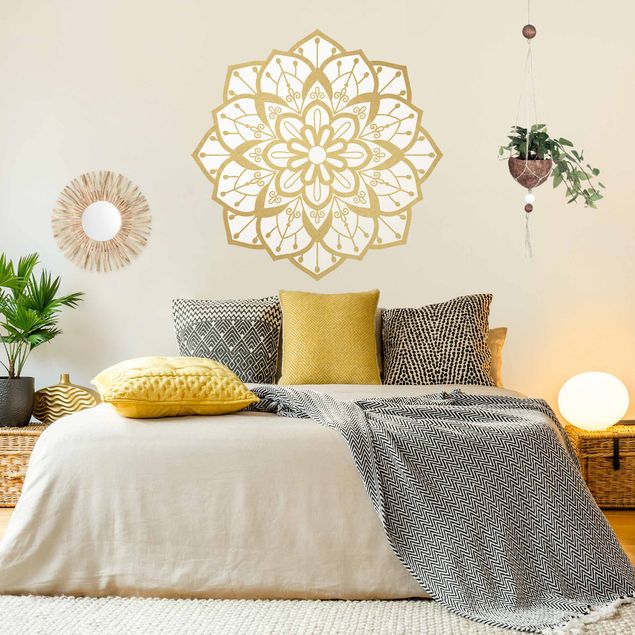 Wanddeko Schlafzimmer Mandala Blüte Muster gold weiß
