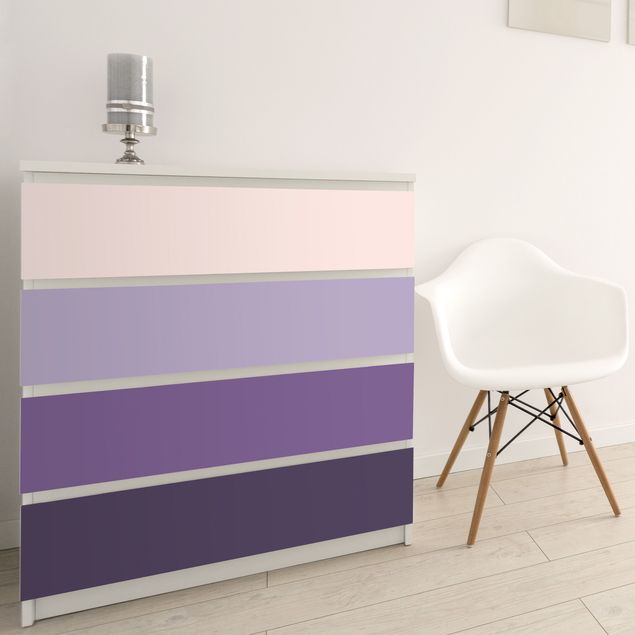 Wanddeko Wohnzimmer 3 violette Streifen Blütenfarben & helle Kontrastfarbe