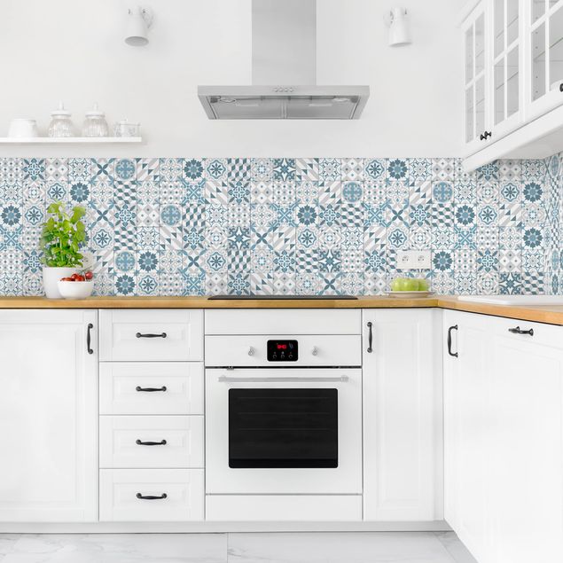 Wanddeko Küche Geometrischer Fliesenmix Blaugrau