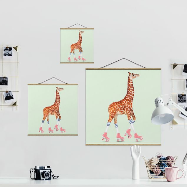 Wanddeko Esszimmer Giraffe mit Rollschuhen