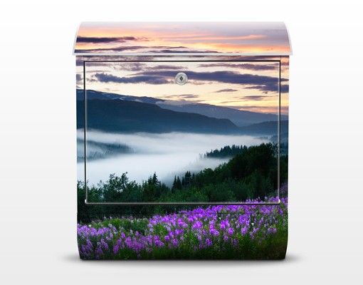 Wanddeko violett Paradiesisches Tal in Norwegen
