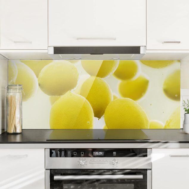 Wanddeko Küche Zitronen im Wasser