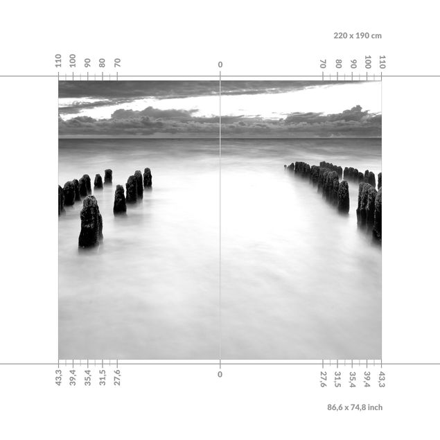 Wohndeko Fotografie Holzbuhnen in der Nordsee auf Sylt Schwarz-Weiß