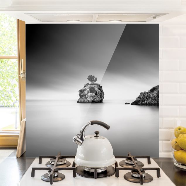 Küchen Deko Felseninsel im Meer Schwarz-Weiß