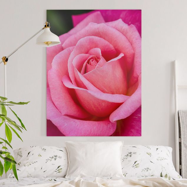 Wanddeko Wohnzimmer Pinke Rosenblüte vor Grün