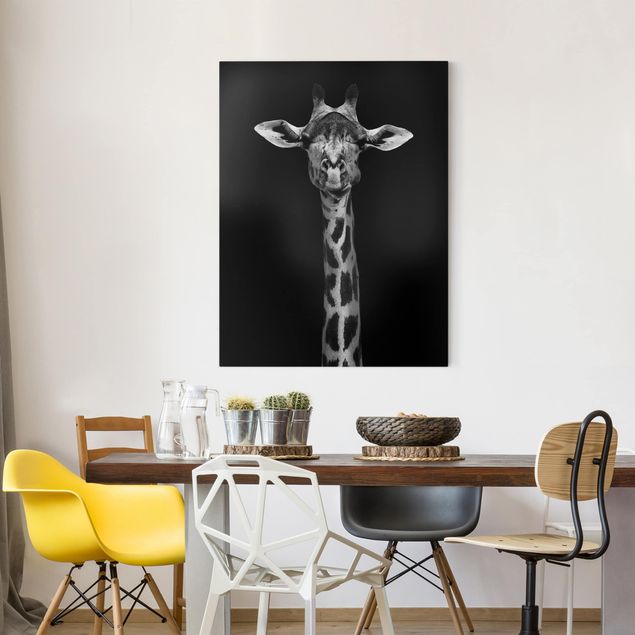 Wanddeko Wohnzimmer Dunkles Giraffen Portrait
