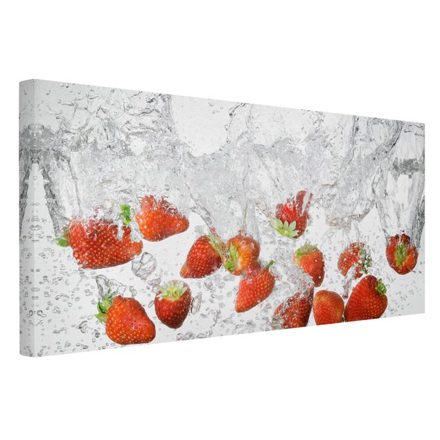 Wanddeko Büro Frische Erdbeeren im Wasser