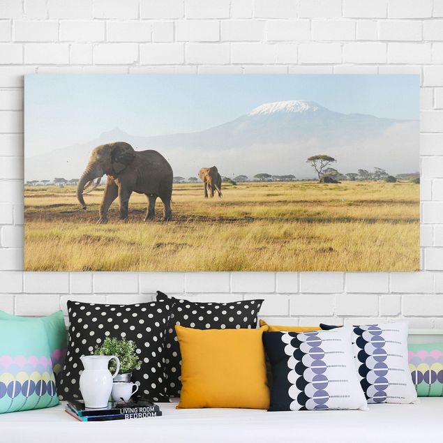 Leinwandbild Elefant Elefanten vor dem Kilimanjaro in Kenya