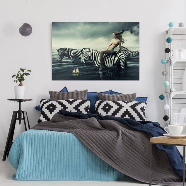 Wanddeko Flur Frauenakt mit Zebras
