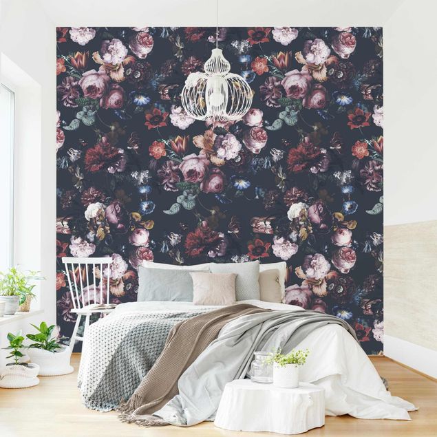 Wanddeko Wohnzimmer Altmeisterliche Blüten mit Tulpen und Rosen auf Dunkelgrau