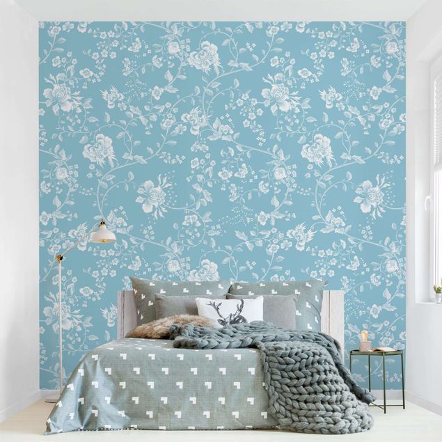 Wanddeko Schlafzimmer Blumenranken auf Blau