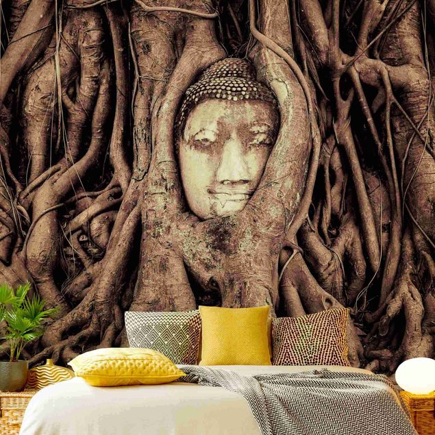 Wanddeko Flur Buddha in Ayutthaya von Baumwurzeln gesäumt in Braun