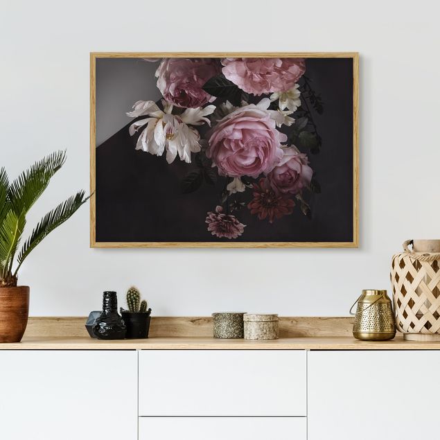 Wanddeko Schlafzimmer Rosa Blumen auf Schwarz