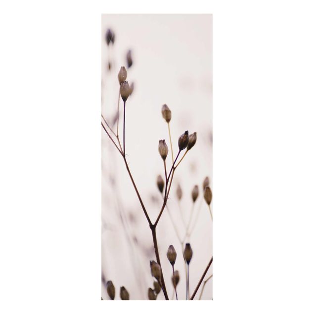 Wanddeko Esszimmer Dunkle Knospen am Wildblumenzweig