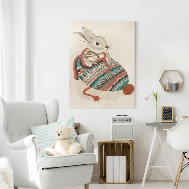 Wanddeko beige Illustration Kuschelnder Hase in Mütze