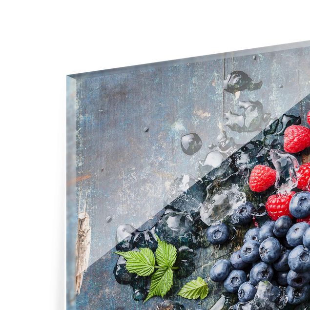 Wandbilder Früchte Beerenmischung mit Eiswürfeln Holz