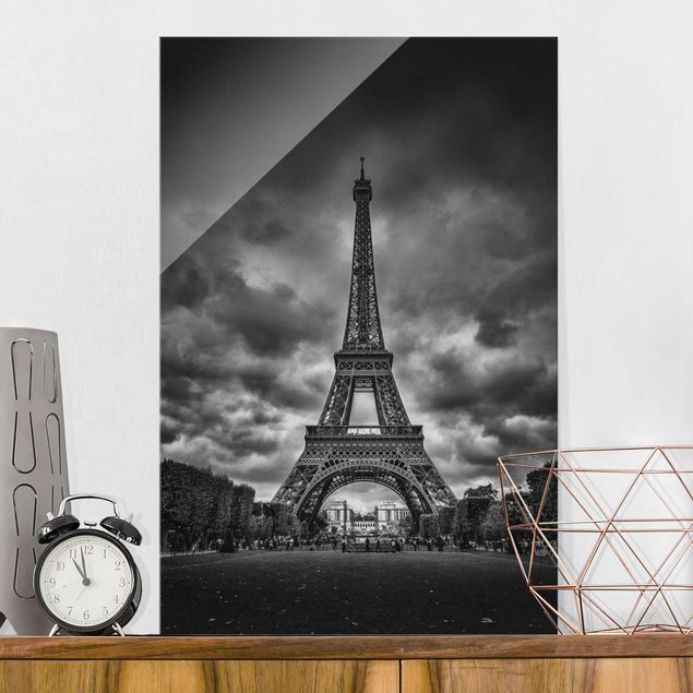 Wohndeko Architektur Eiffelturm vor Wolken schwarz-weiß