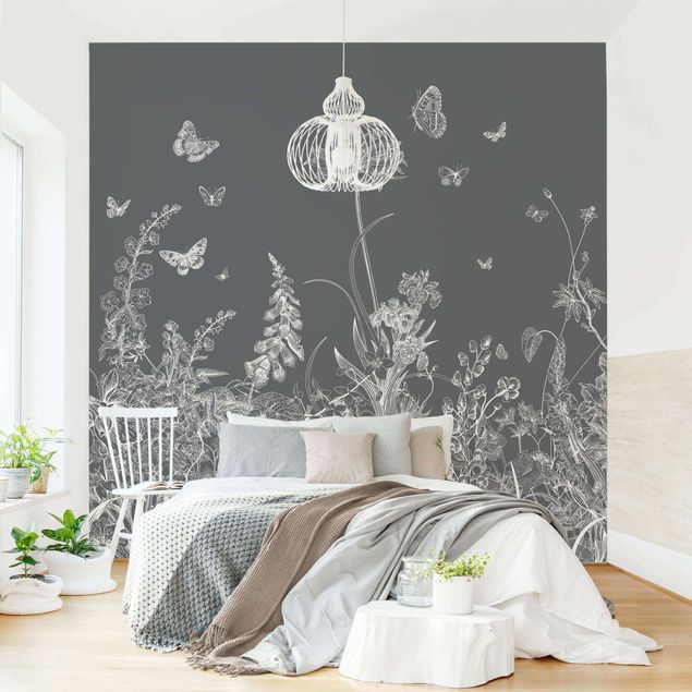 Wanddeko Schlafzimmer Große Blumen mit Schmetterlingen in Grau