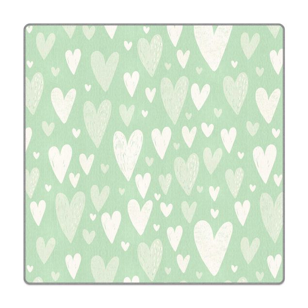 Wanddeko Jungenzimmer Kleine und große gezeichnete Weiße Herzen auf Grün