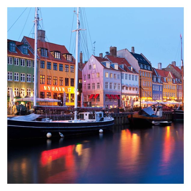 Wanddeko Treppenhaus Kopenhagener Hafen am Abend