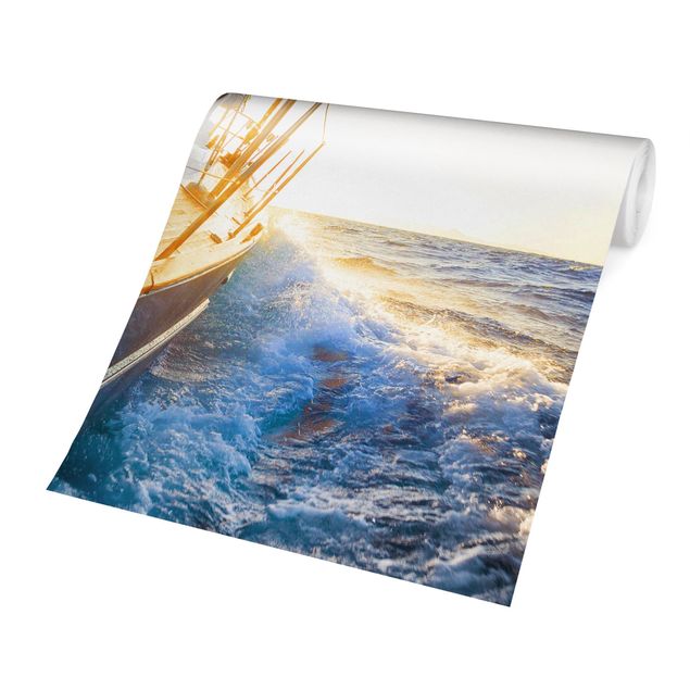Wanddeko Esszimmer Segelboot auf blauem Meer bei Sonnenschein