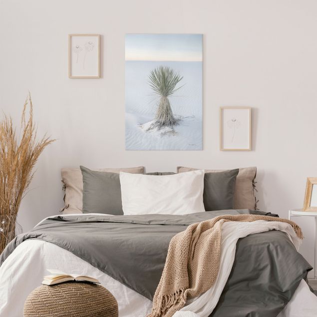 Wanddeko Schlafzimmer Yucca Palme in weißem Sand