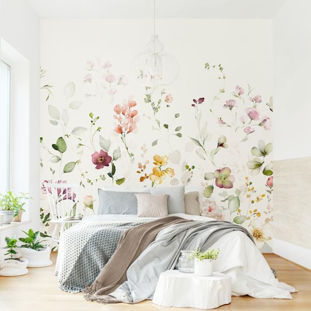 Wanddeko Schlafzimmer Zartes Blütenarrangement