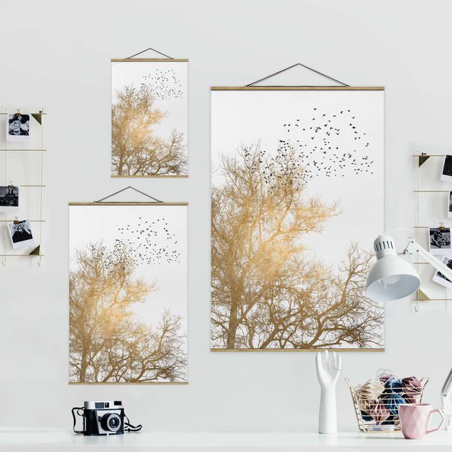 Wanddeko Büro Vogelschwarm vor goldenem Baum