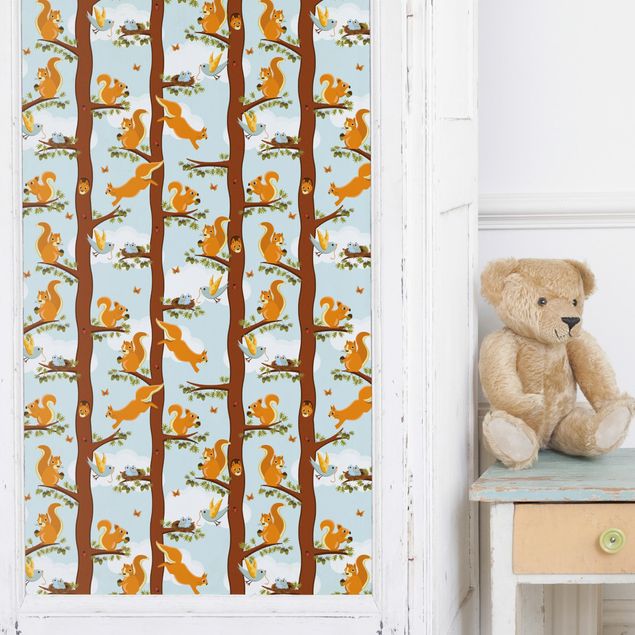 Wanddeko Büro Niedliches Kindermuster mit Eichhörnchen und Vogelbabys
