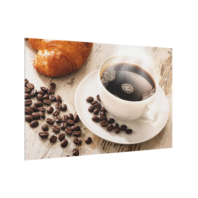 Spritzschutz Glas - Dampfende Kaffeetasse mit Kaffeebohnen - Querformat - 3:2