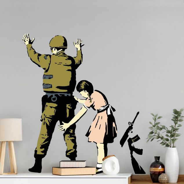 Wanddeko bunt Soldat und Mädchen - Brandalised ft. Graffiti by Banksy